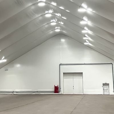Утепленный каркасно тентовый ангар: музей ретро-автобусов - фото 6